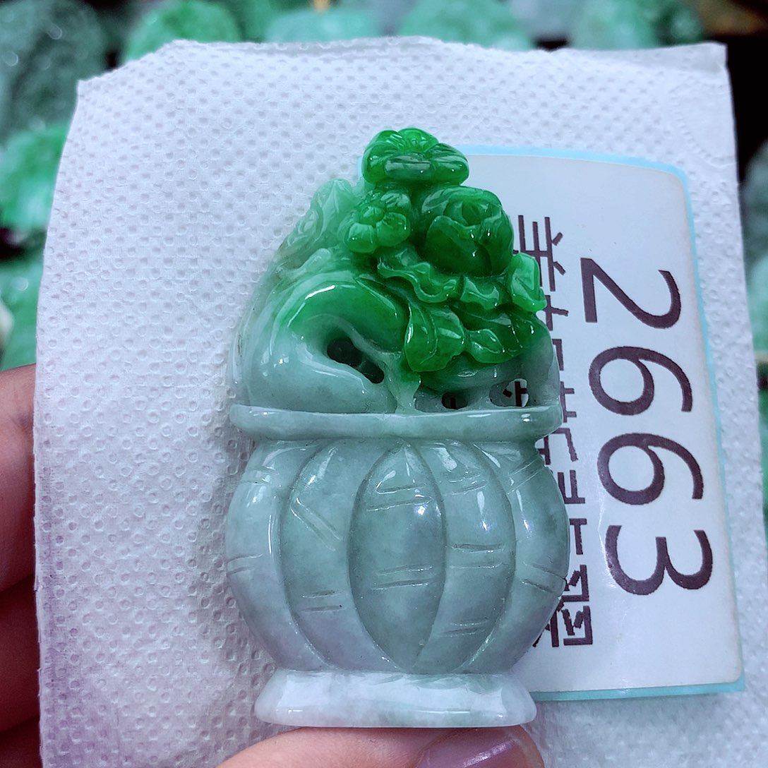 吊坠(不含链)未镶嵌翡翠
