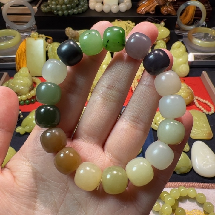 和田玉颈饰未镶嵌