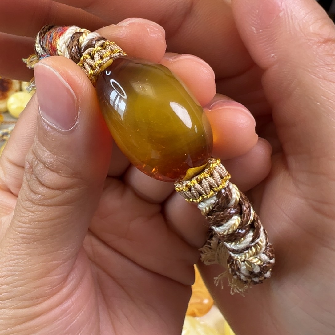 蜜蜡裸石未镶嵌蜜蜡