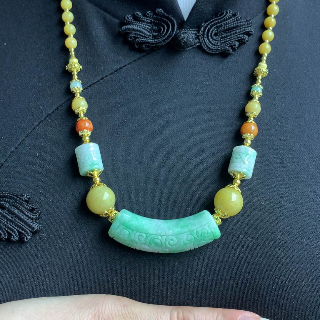 翡翠颈饰未镶嵌翡翠