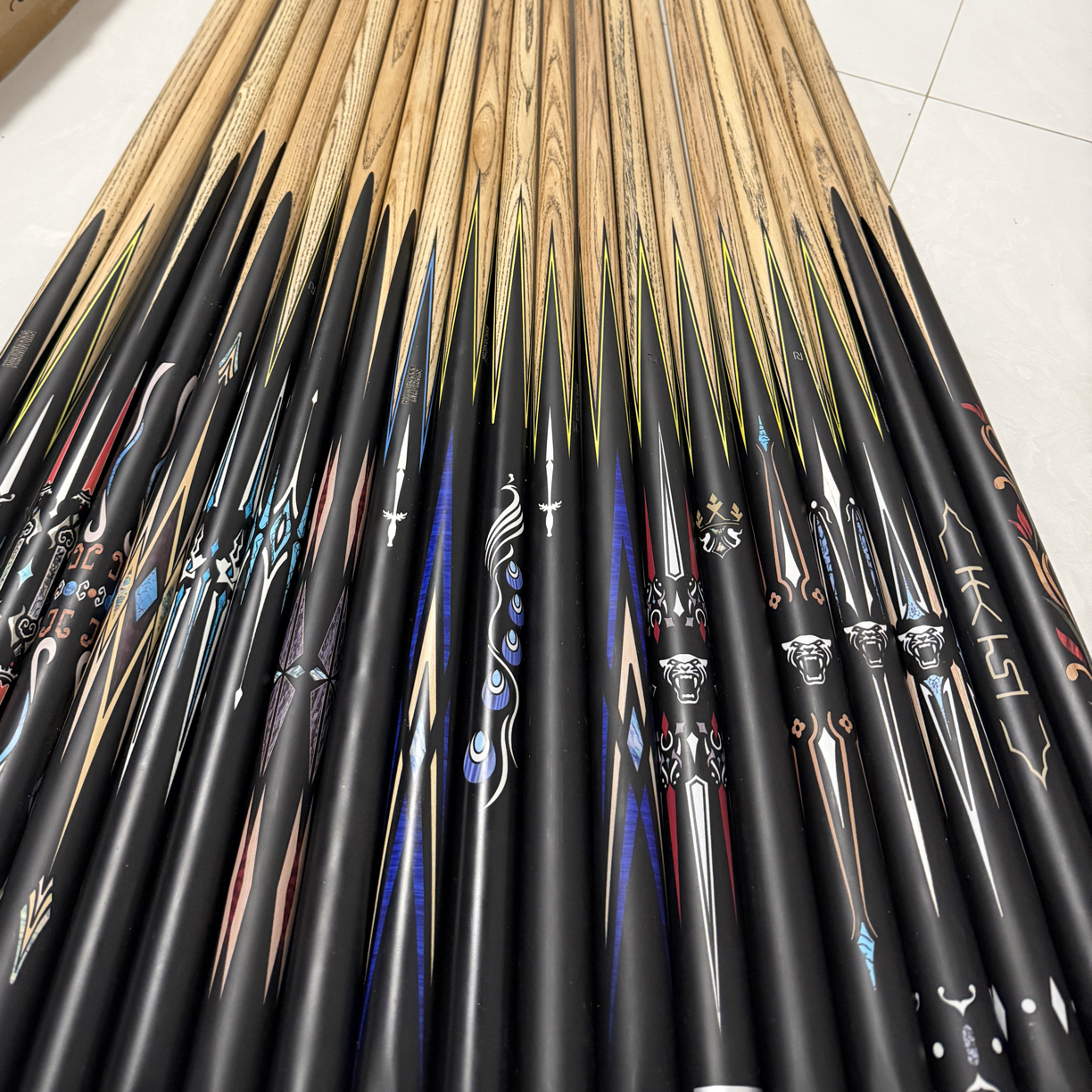 直播福利款特价小头杆微瑕白蜡木材质（真空镶嵌）中式九球斯诺克