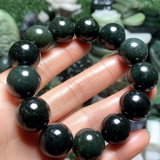 未镶嵌和田玉（糖玉）珠宝半成品