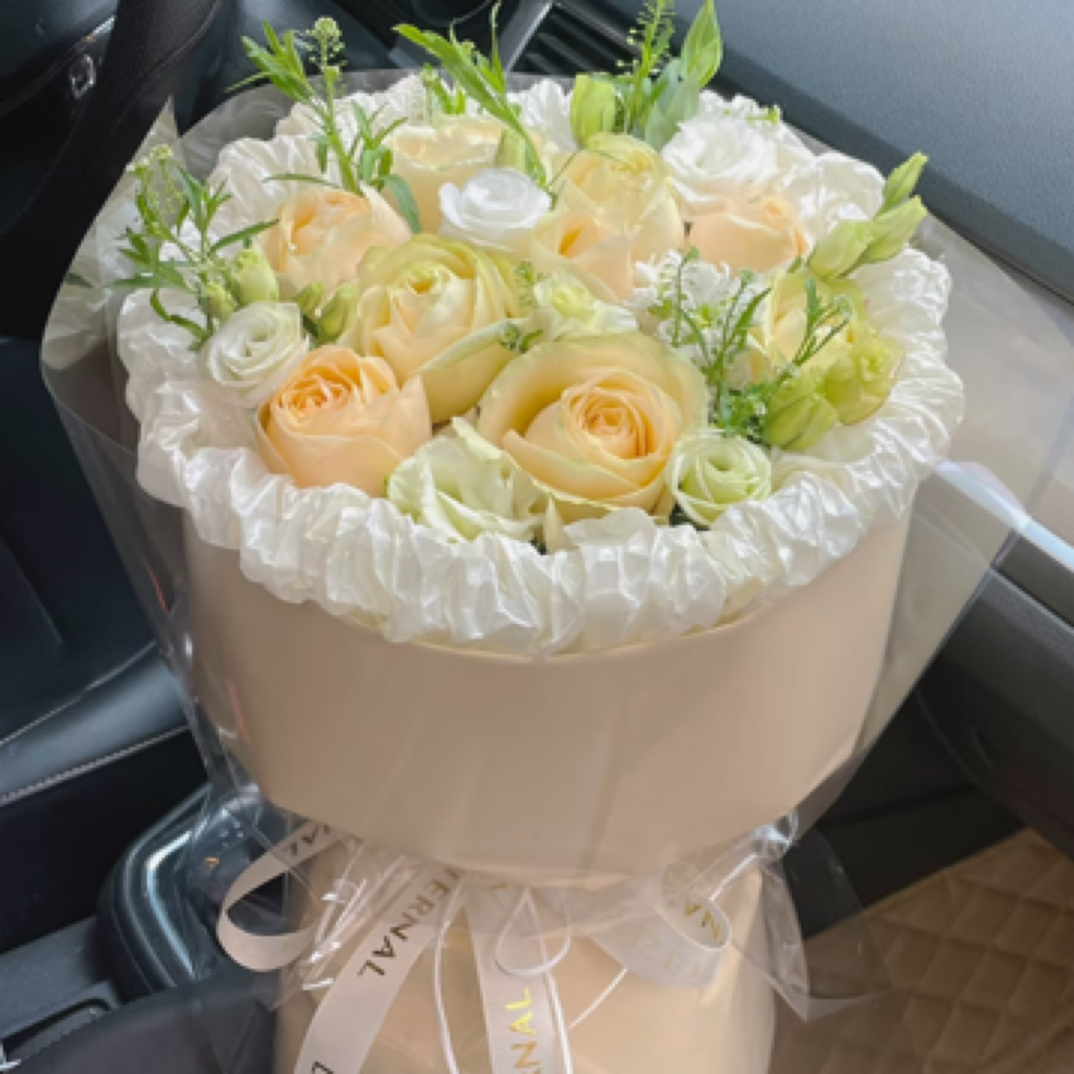 小香风花束送闺蜜好友