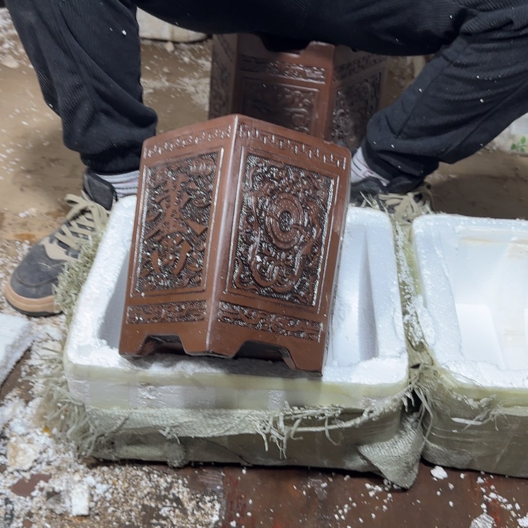 紫砂花盆瑕疵和瑕疵都