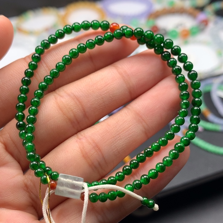 翡翠手镯未镶嵌卡