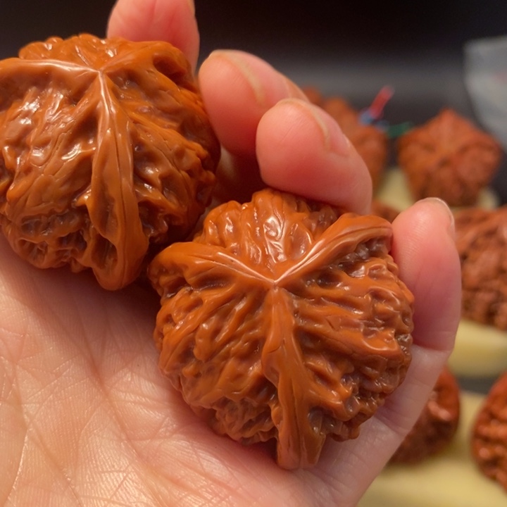 山***峰吊坠猴头核桃工艺核桃