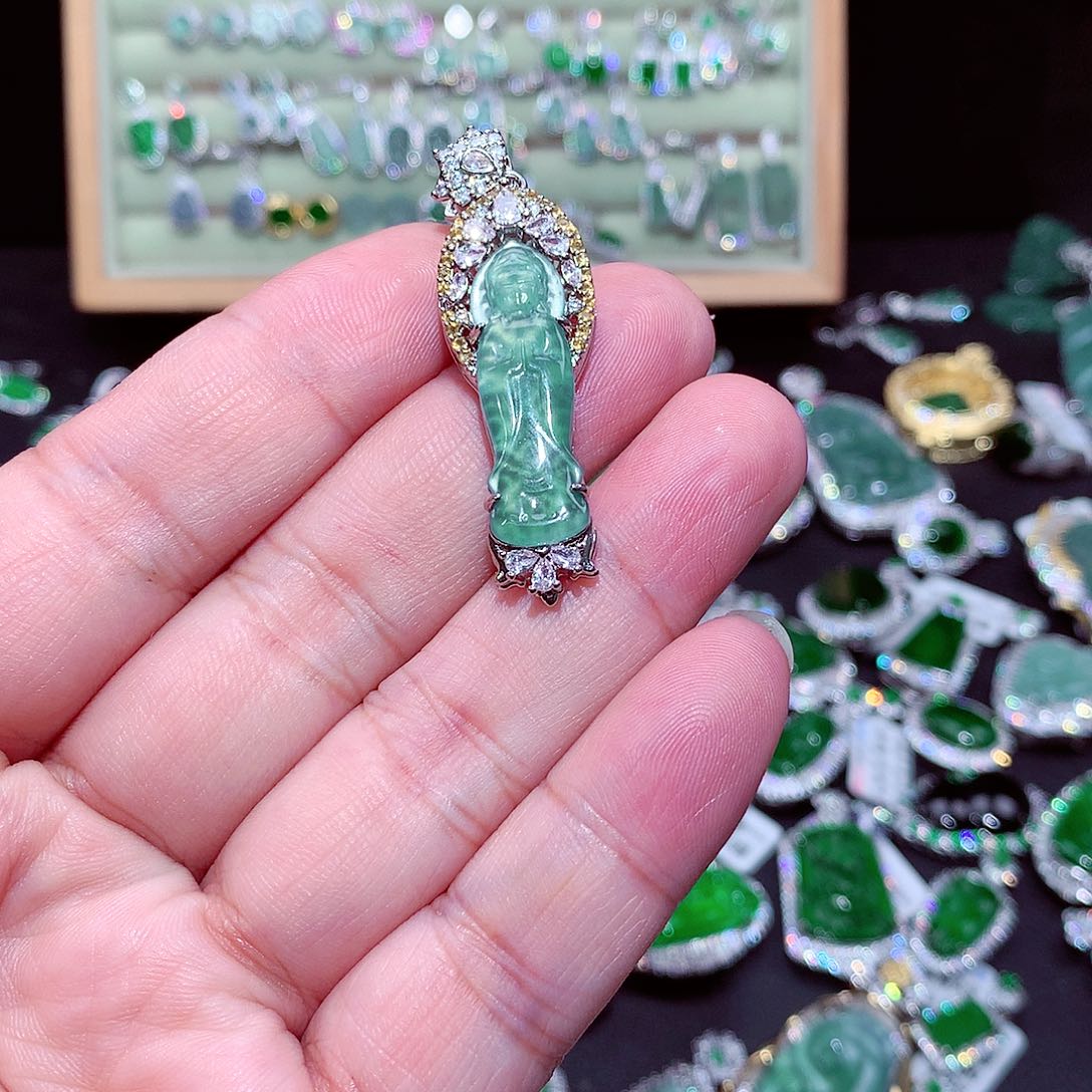 【闪购商品】翡翠吊坠(不含链)未镶嵌