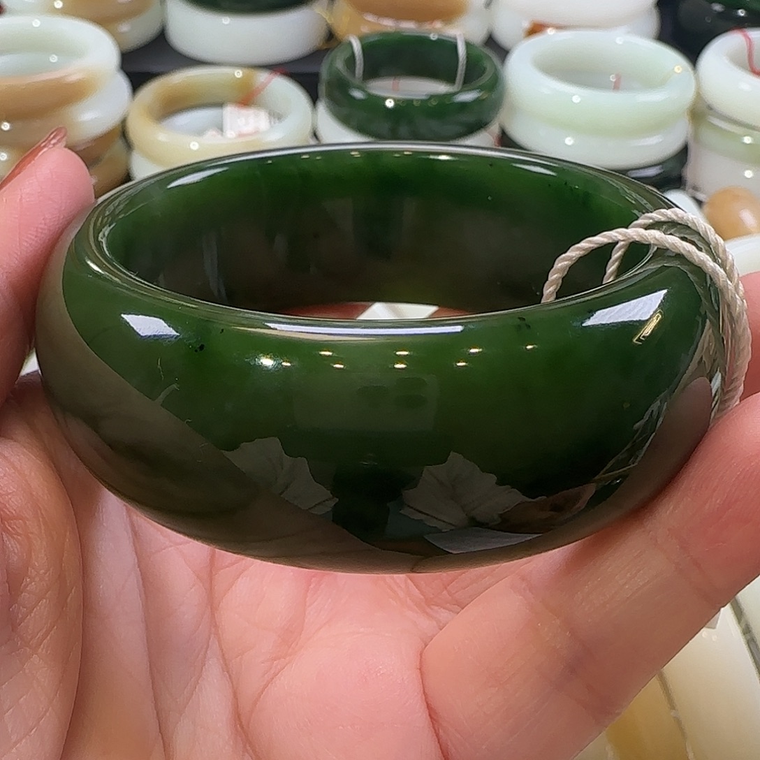 和田玉（碧玉）未镶嵌手镯