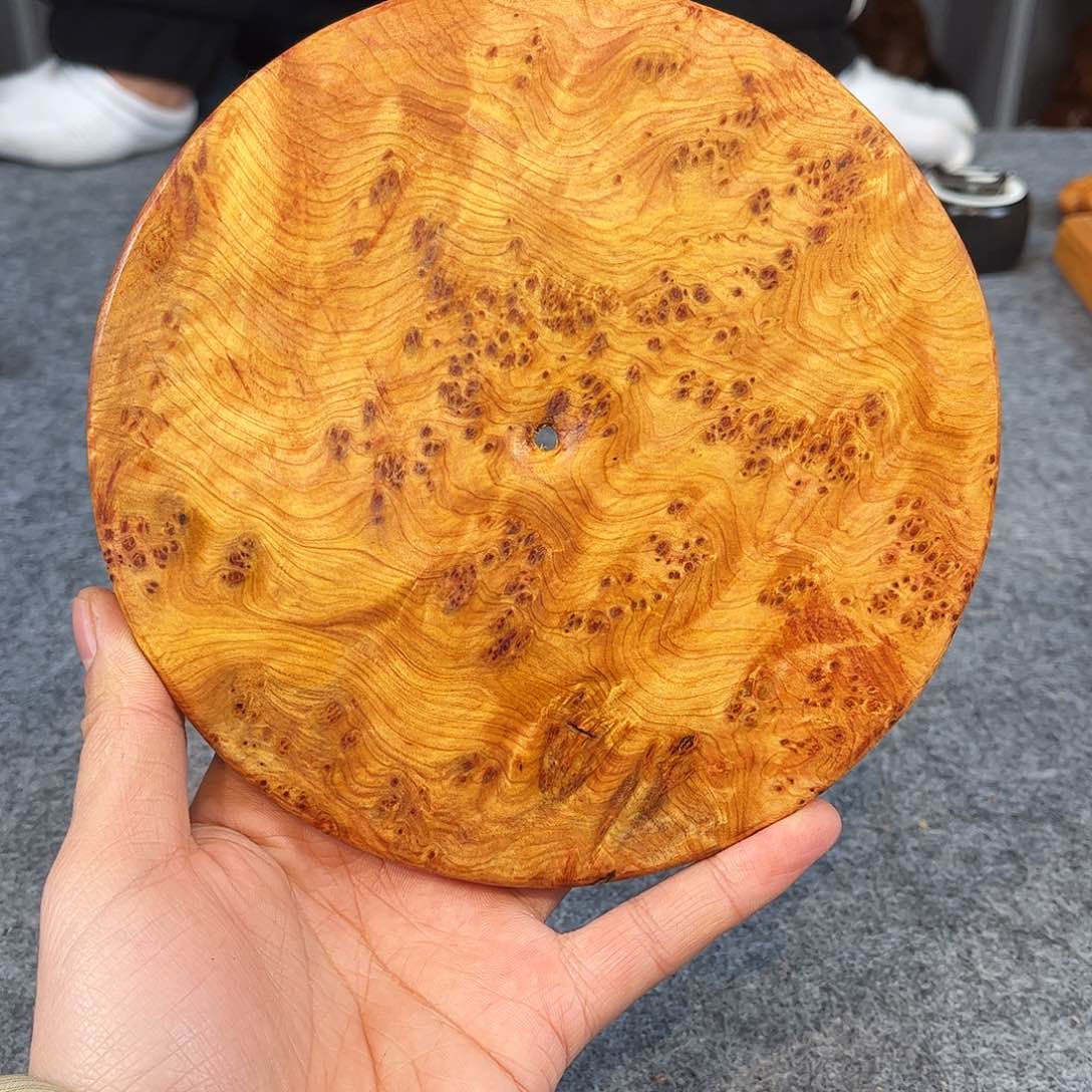 柏木（崖柏）自然榴花画收藏品