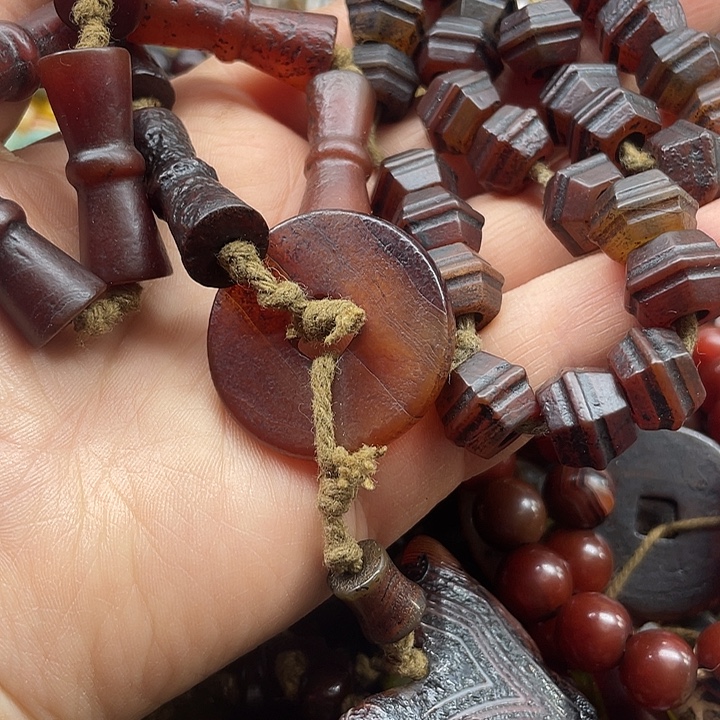 楚***子玛瑙/玉髓未镶嵌颈饰