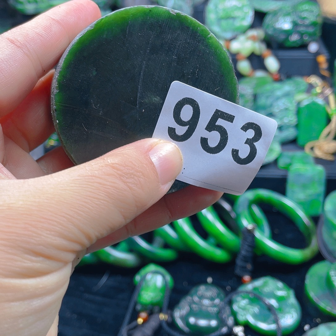 和田玉（碧玉）未镶嵌珠宝奇石