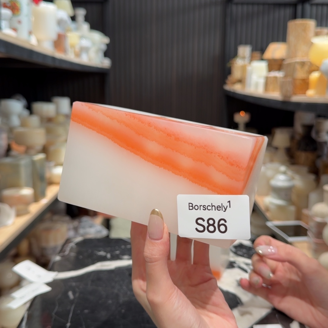 S86微瑕。          