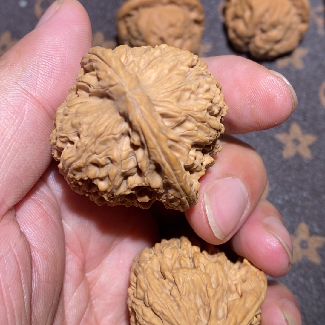 文玩核桃把件南疆石