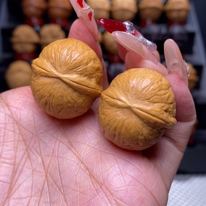 文玩核桃把件晶玉29号29尺