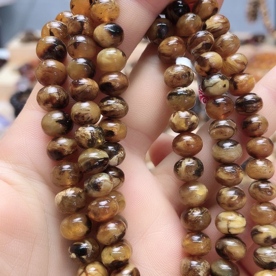 琥珀裸石未镶嵌八10356