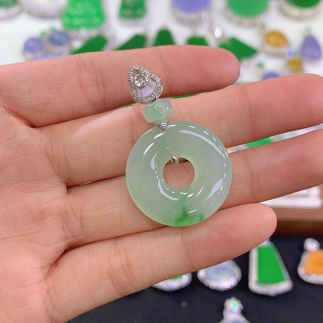 翡翠吊坠(不含链)18K金镶嵌甜甜圈