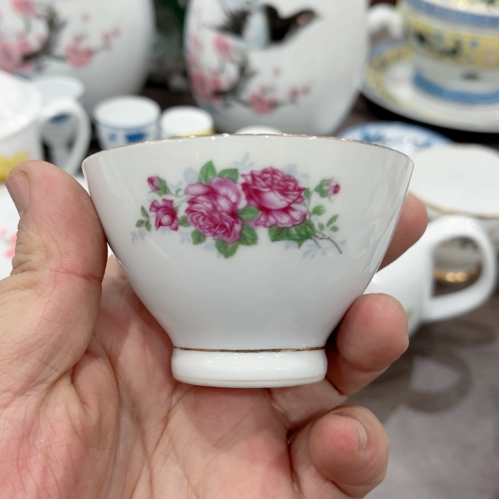 壶釉下五彩的瓷器和瓷器