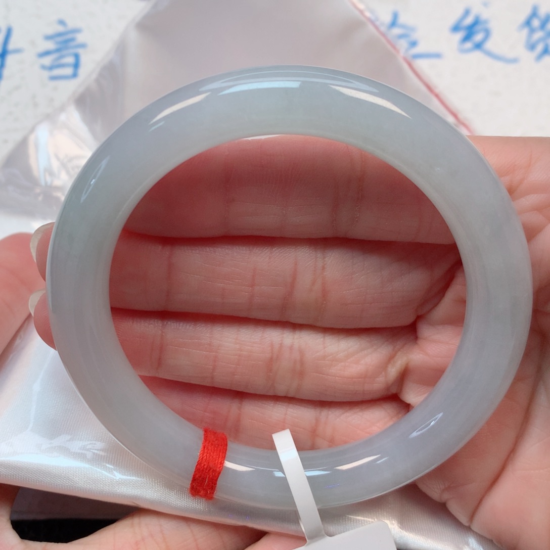 翡翠手镯未镶嵌57圆条