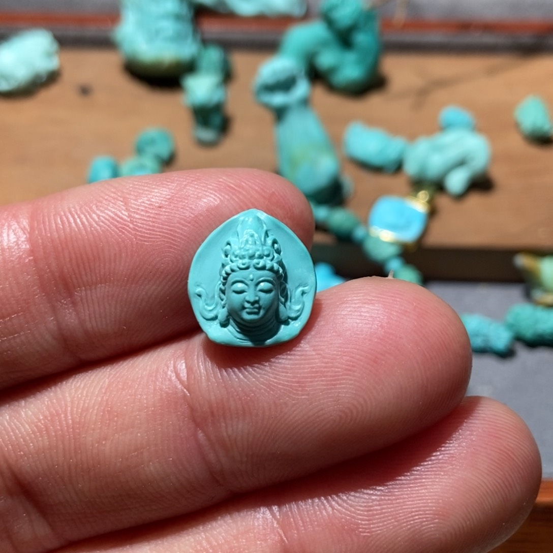 绿松石颈饰未镶嵌