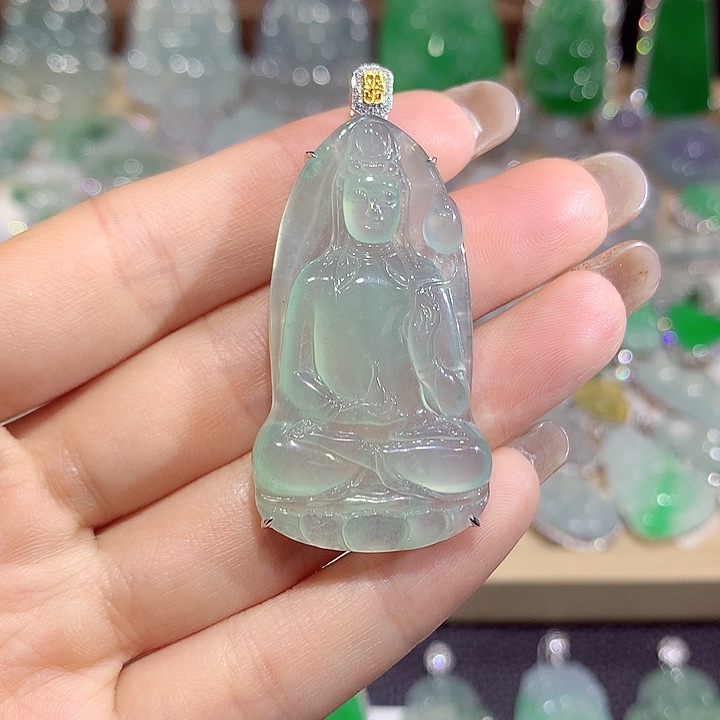 翡翠18K金镶嵌颈饰素衣