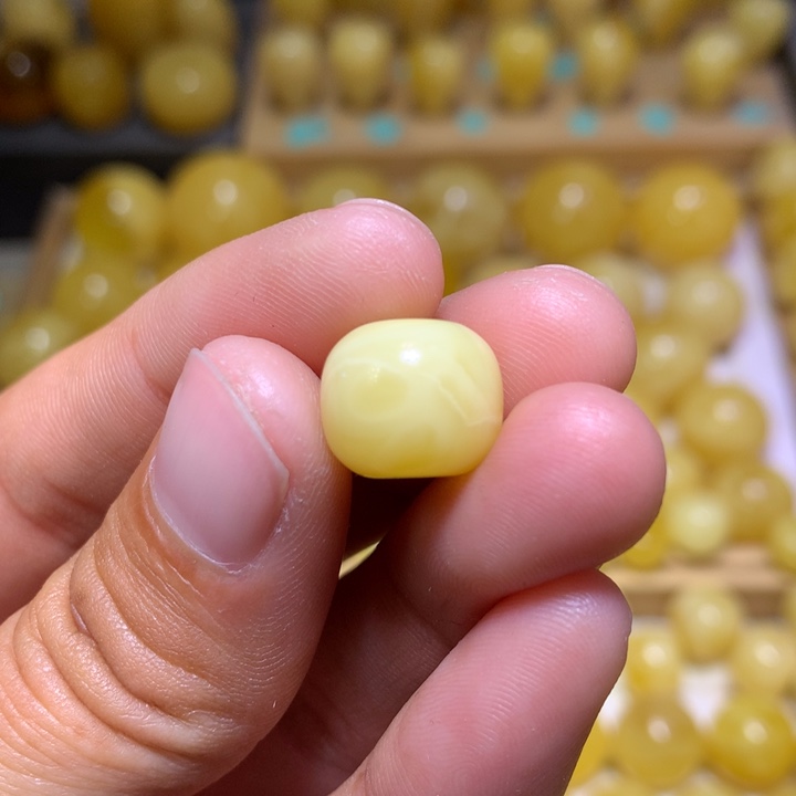 蜜蜡裸石未镶嵌A***心天然俄料浓白蜡老型12.4