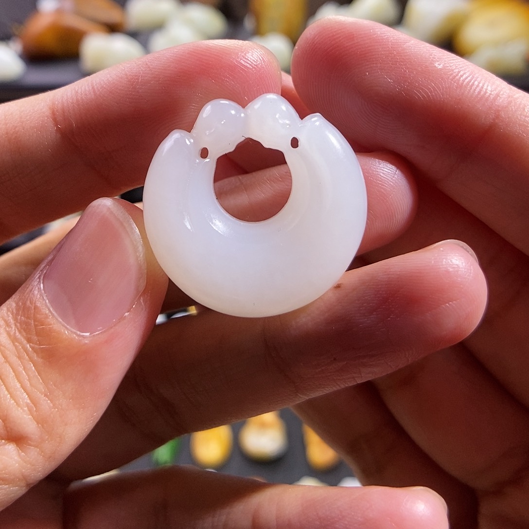 和田玉颈饰未镶嵌