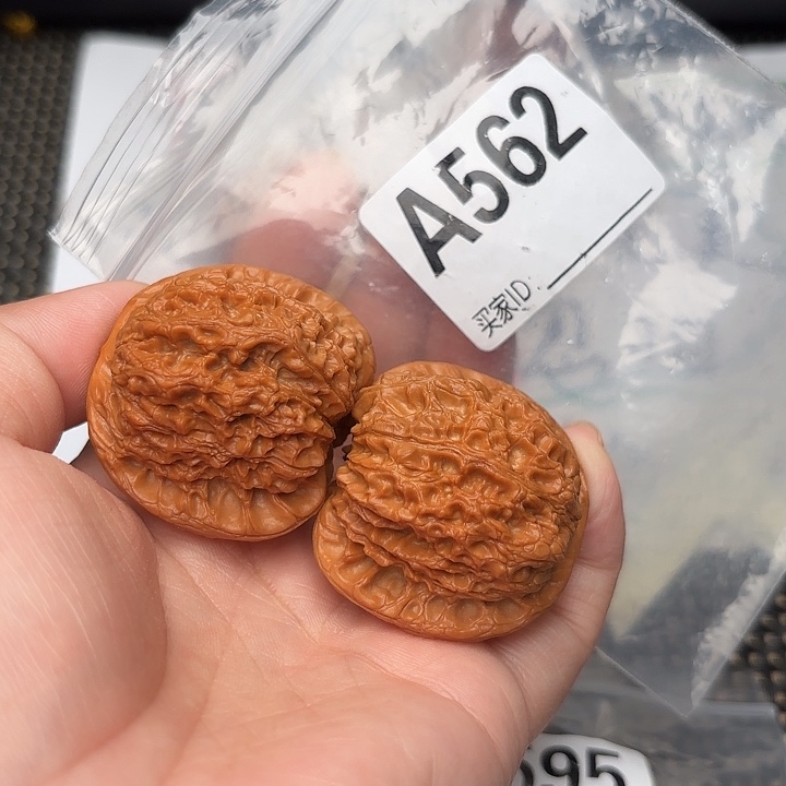 把件文玩核桃核桃血麒麟40