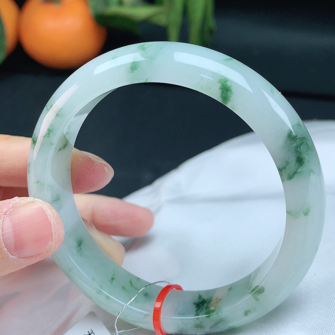 翡翠手镯未镶嵌57+圈