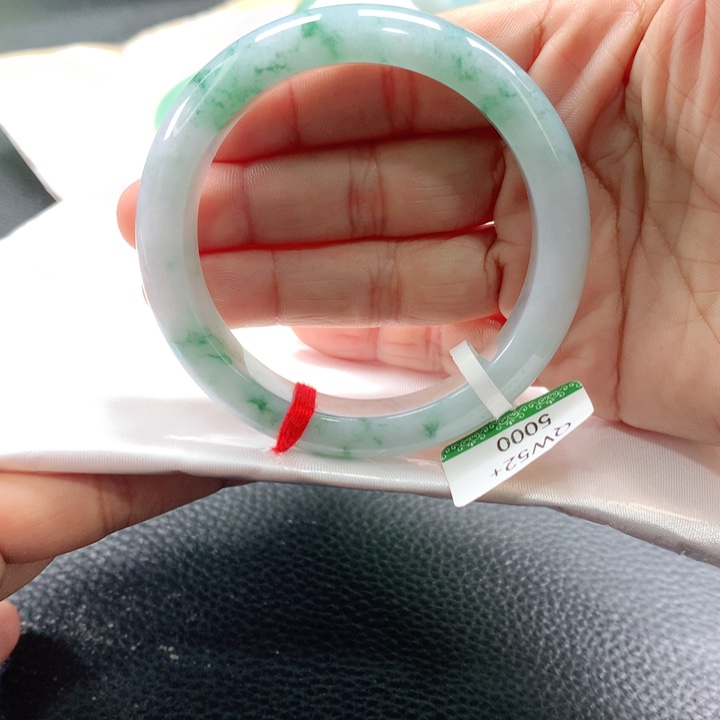 翡翠手镯未镶嵌52535253