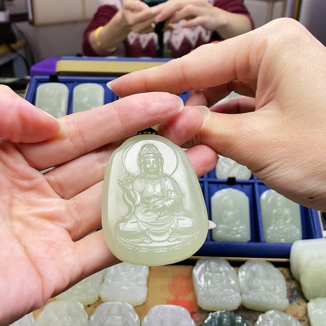 和田玉颈饰未镶嵌马**姐