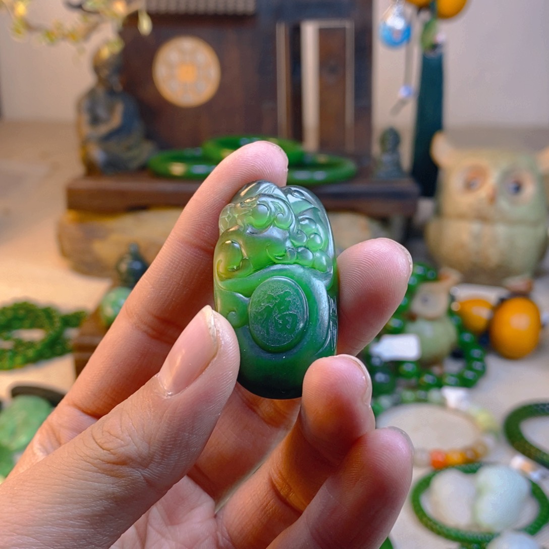 和田玉颈饰未镶嵌皮**南