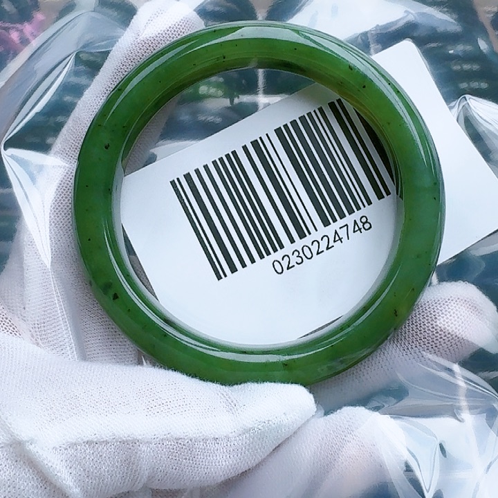 和田玉（碧玉）手镯未镶嵌6061包容