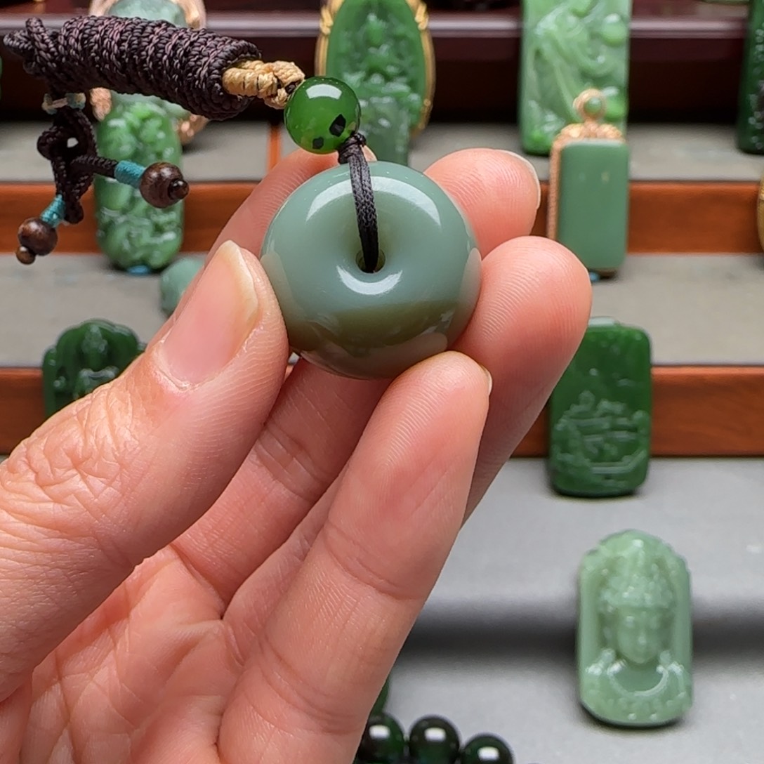 未镶嵌和田玉挂件