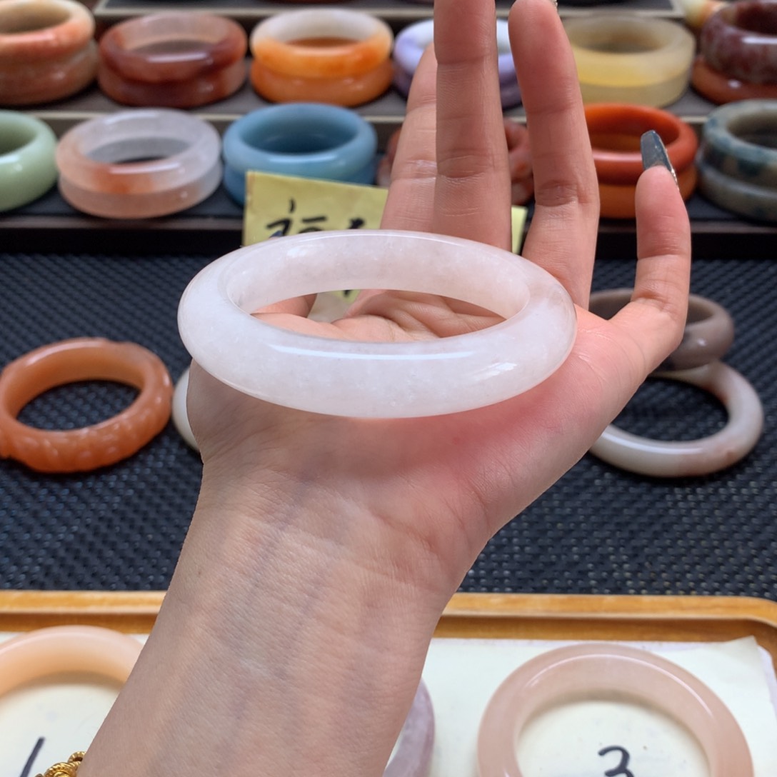 石英质玉未镶嵌手镯