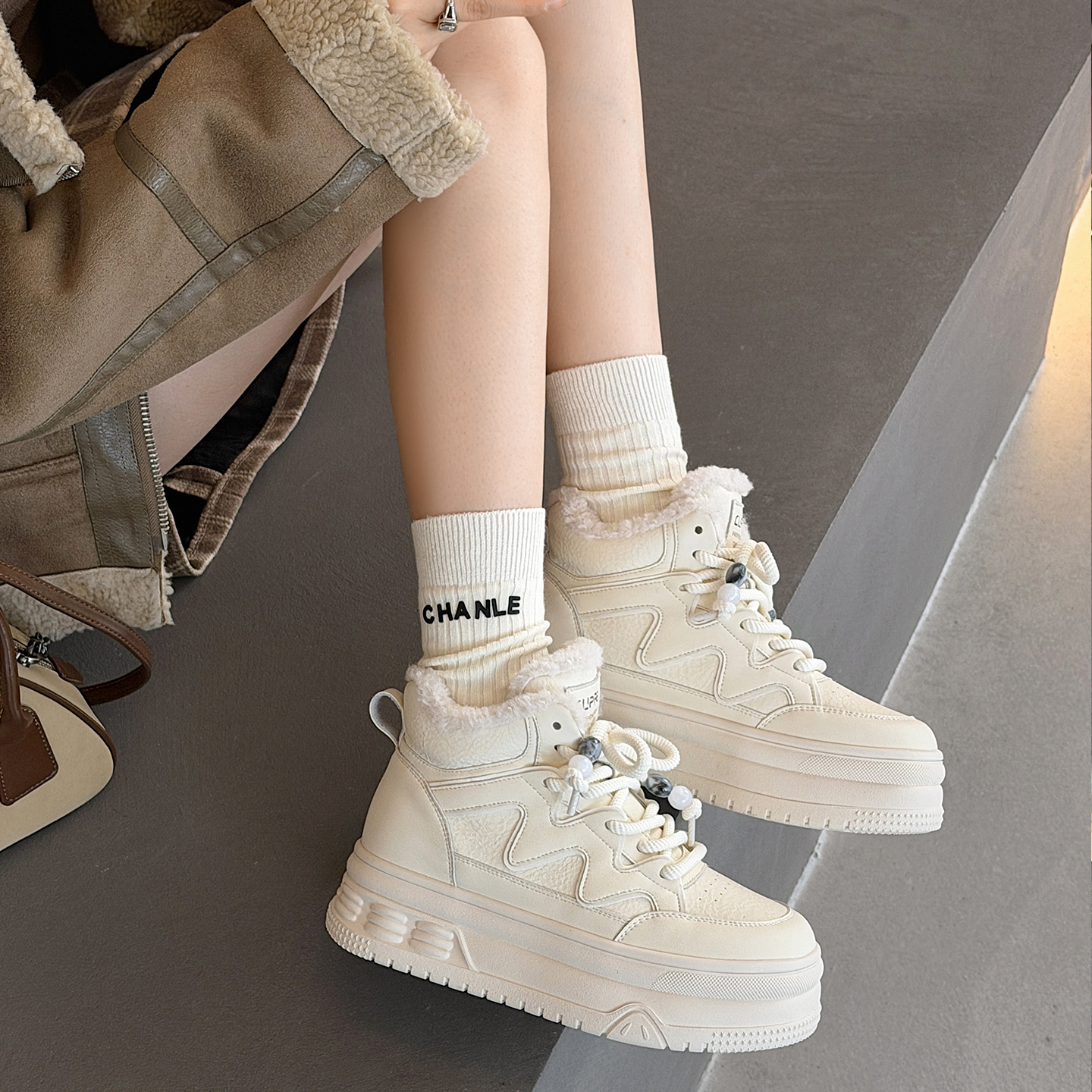 真皮加绒雪地靴女2025新款冬季加厚小白鞋保暖棉鞋厚底休闲高帮鞋