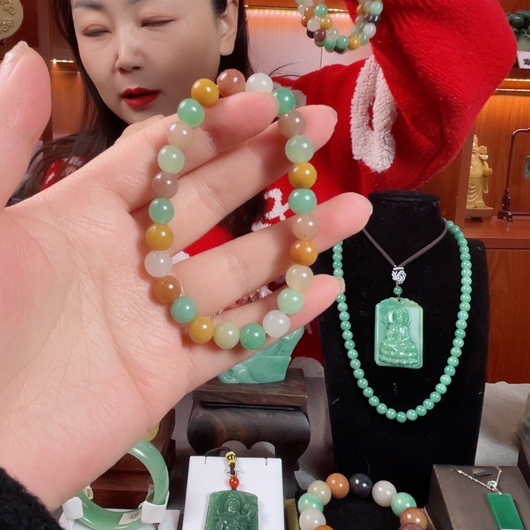 密玉（石英质玉）颈饰未镶嵌