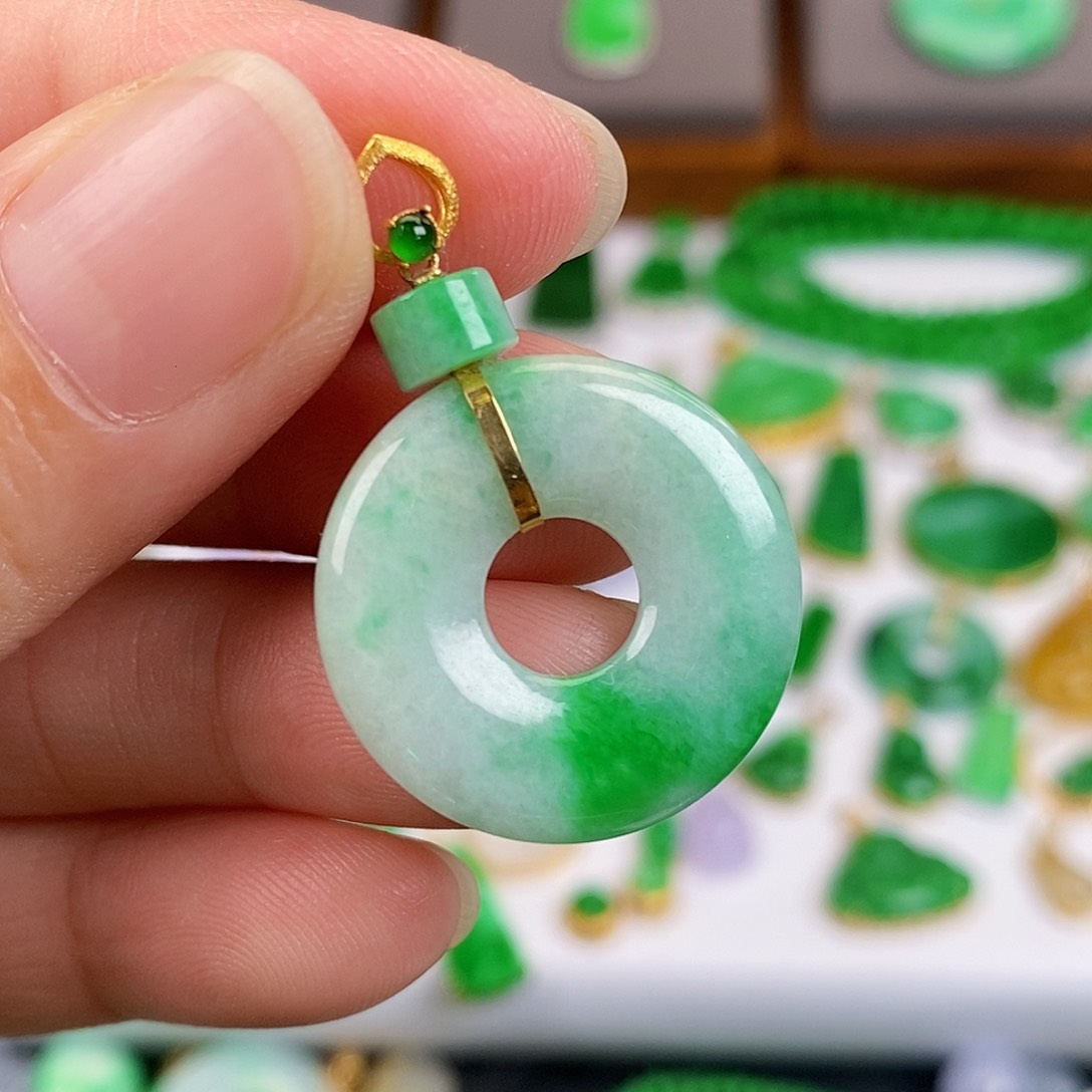 吊坠(不含链)18K金镶嵌翡翠