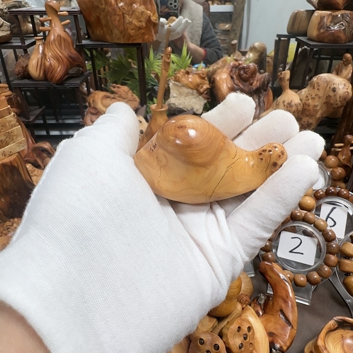 *****柏木太行崖柏陈化黑油随型手把件