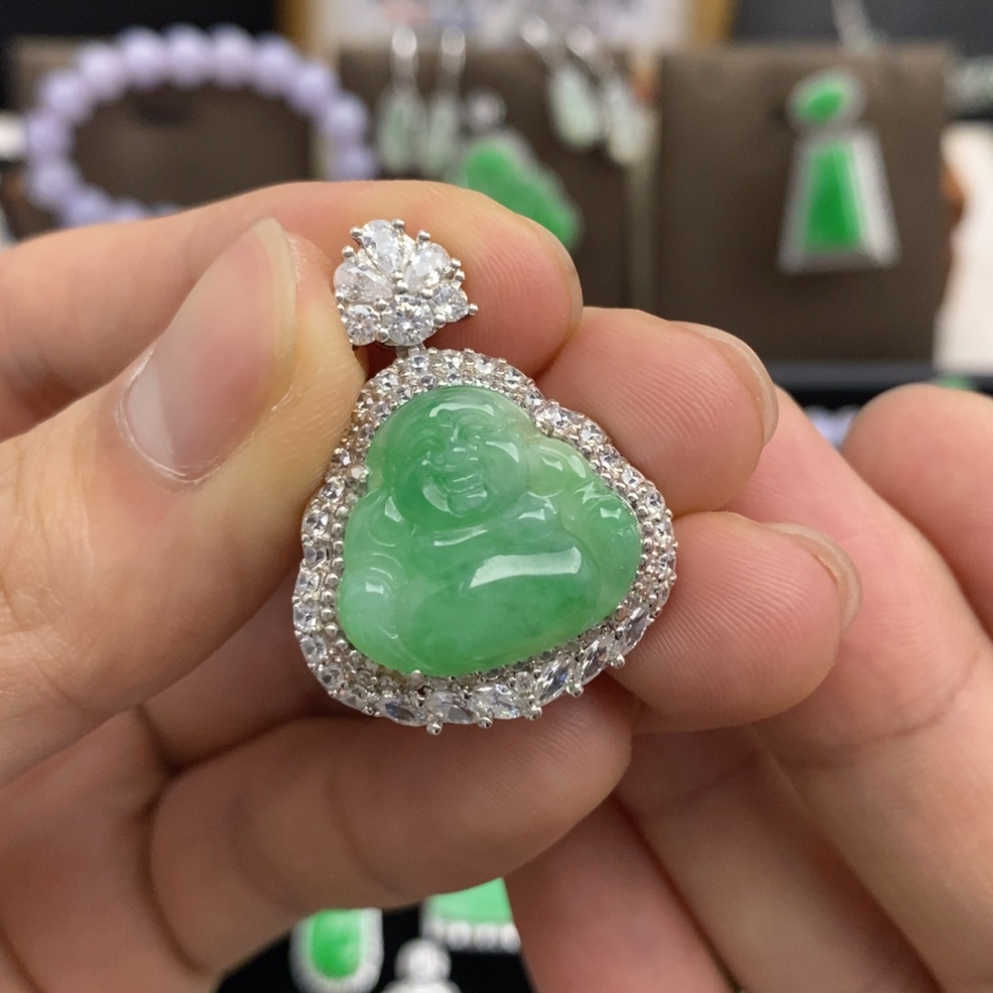 翡翠颈饰银S925镶嵌天然翡翠