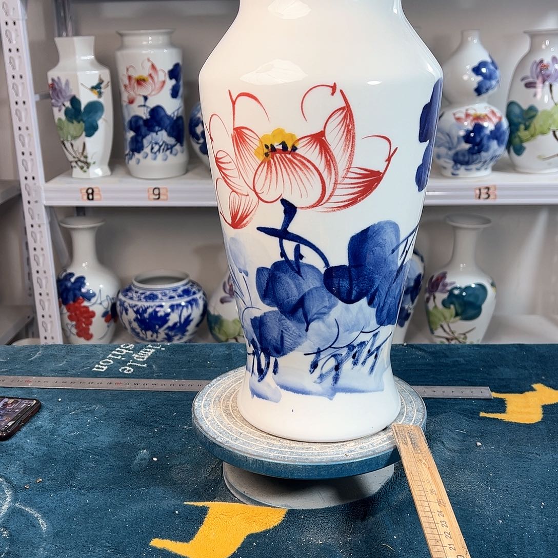 摆件景德镇陶瓷大鱼荷花