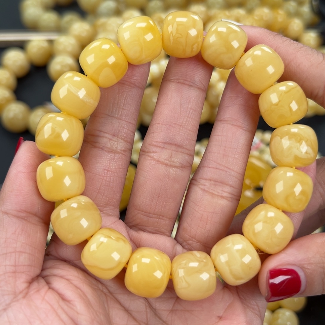 琥珀未镶嵌手链33克