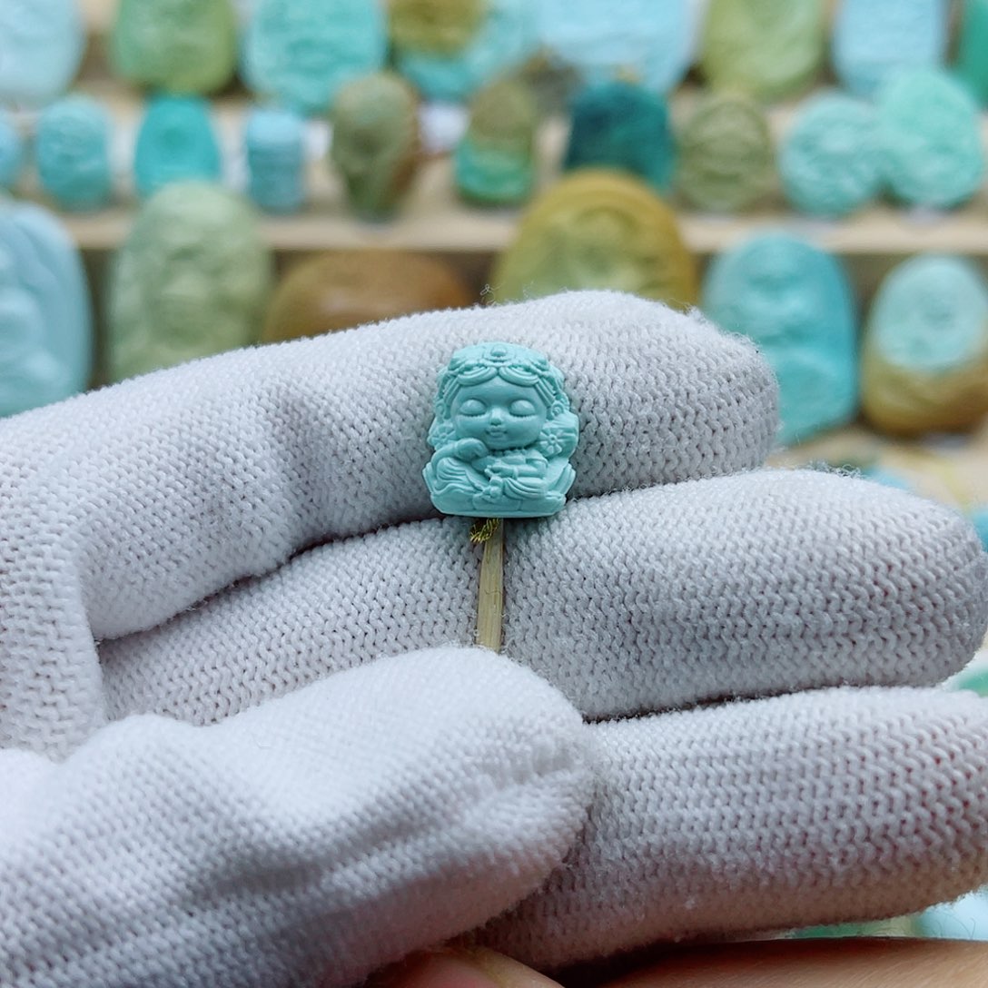 绿松石未镶嵌珠宝奇石