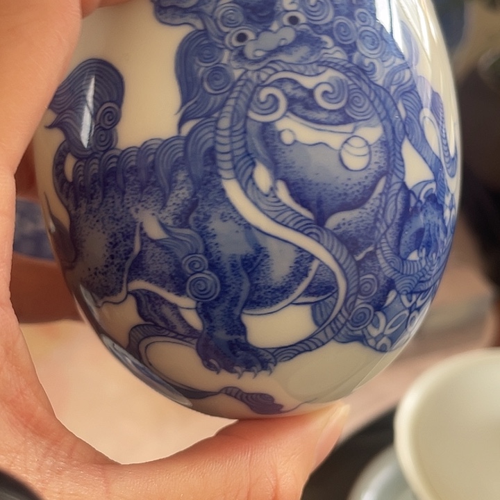 青花狮子转转杯杯