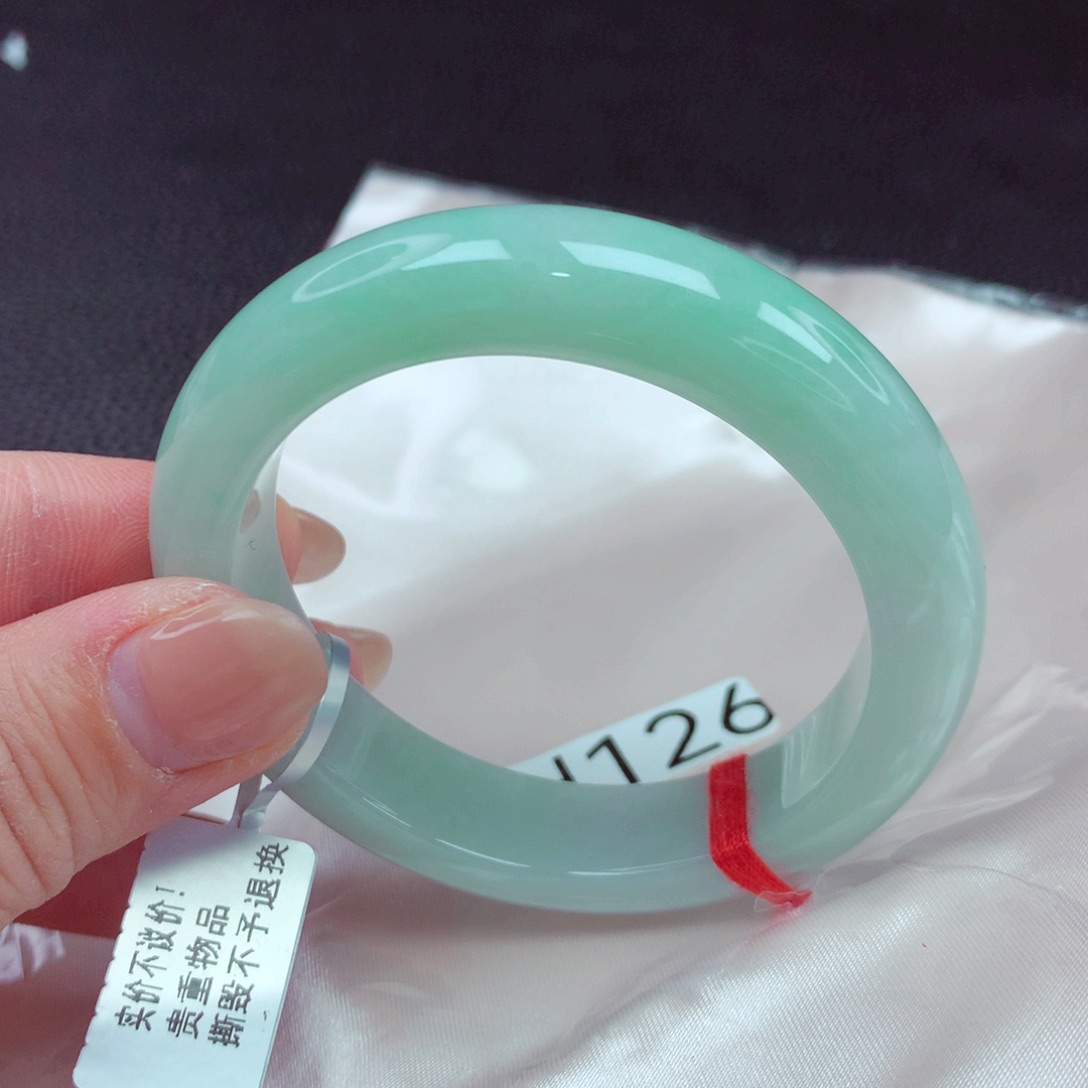 翡翠手镯未镶嵌手镯88