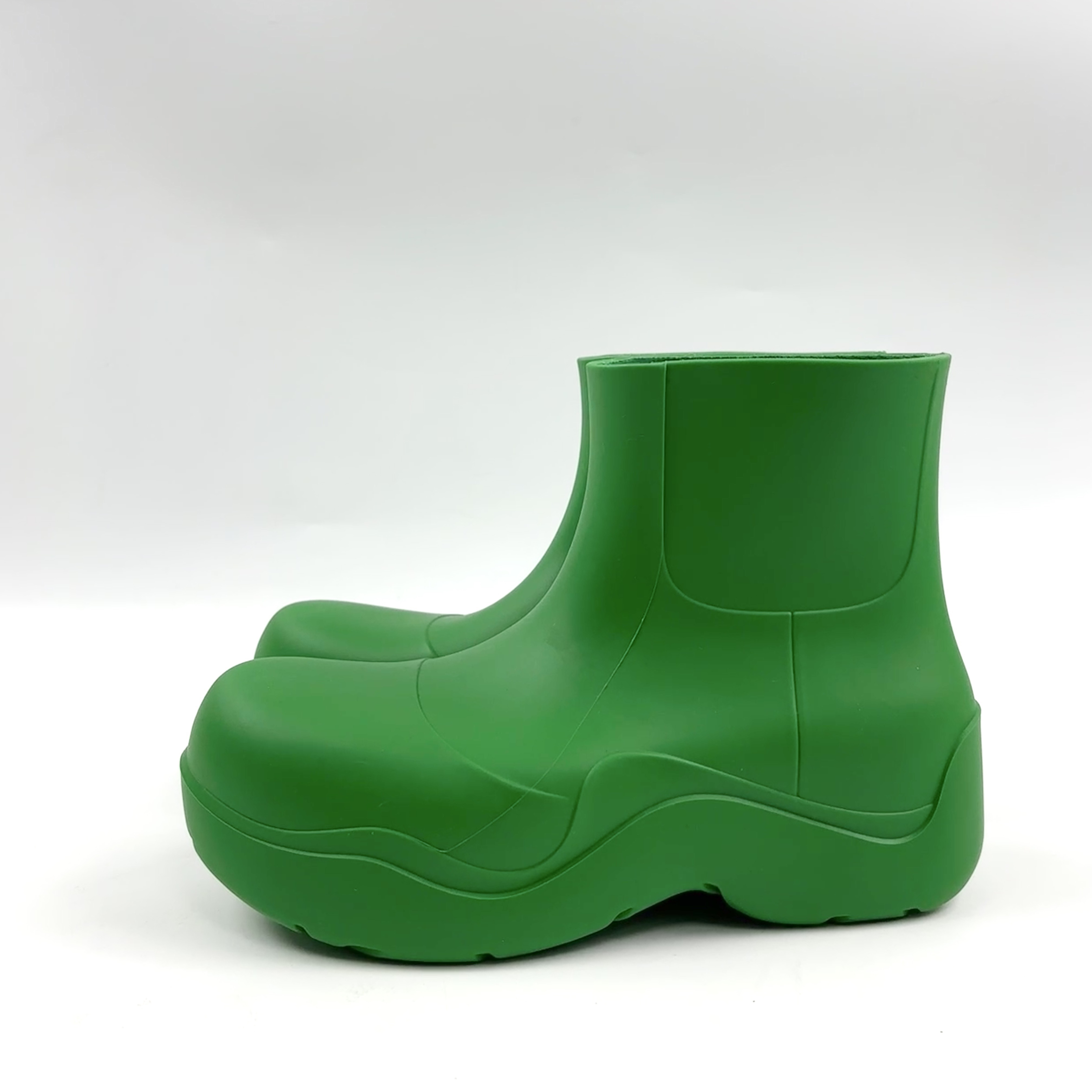 未使用 BOTTEGA VENETA/葆蝶家 37码 葆蝶家绿色雨靴 全新 lm4506