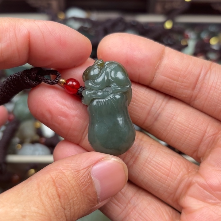 和田玉吊坠未镶嵌