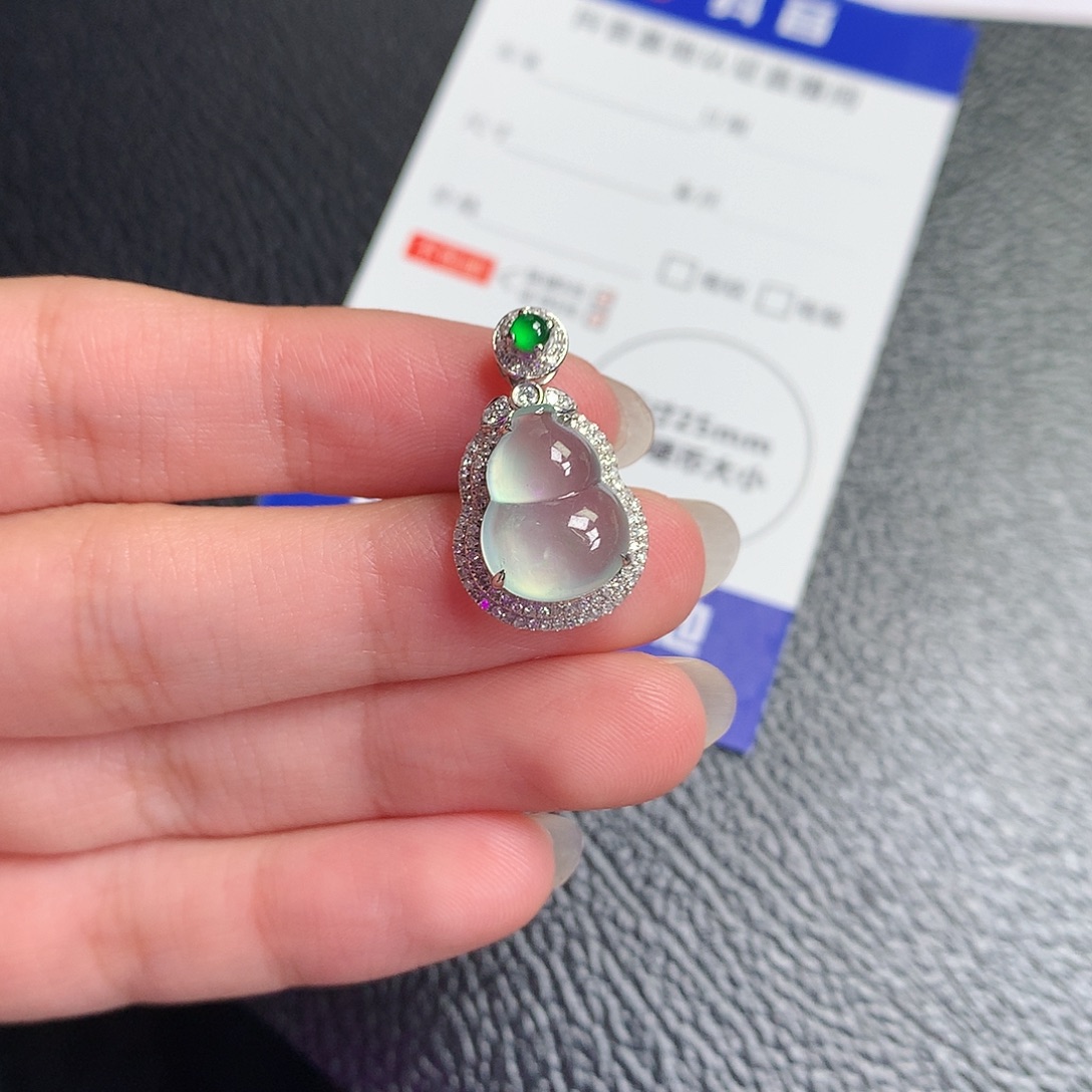 翡翠裸石18K金镶嵌缅甸天然A货翡翠冰种葫芦