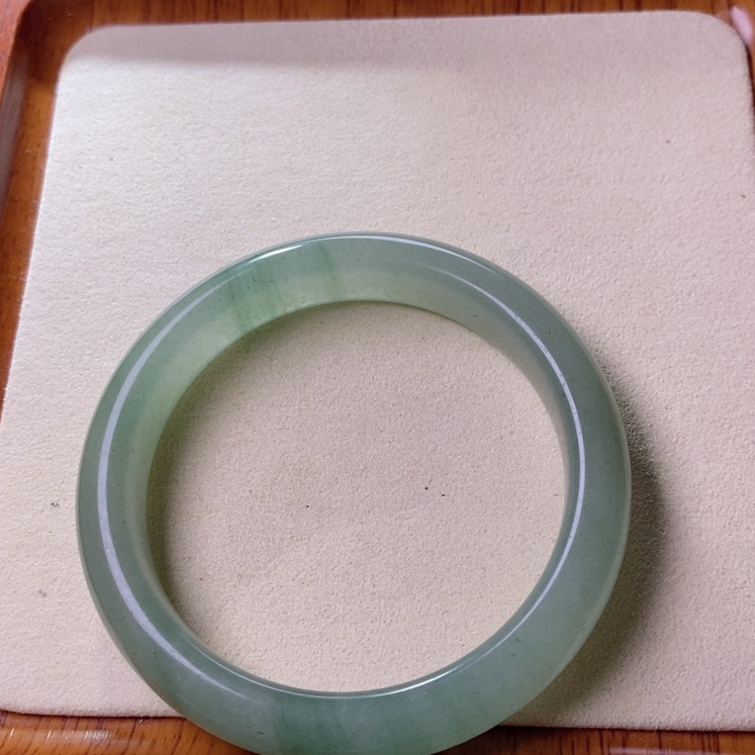 东陵石手镯未镶嵌