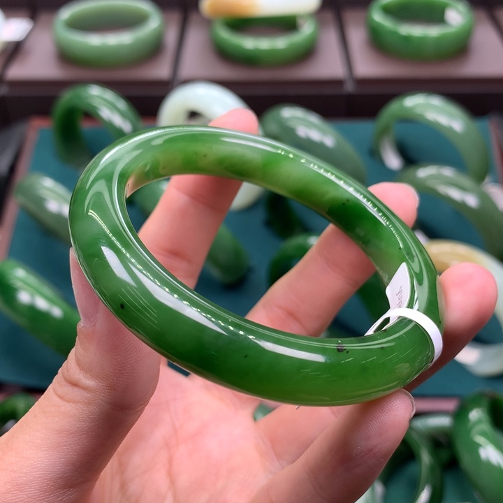 未镶嵌手镯和田玉（碧玉）5556
