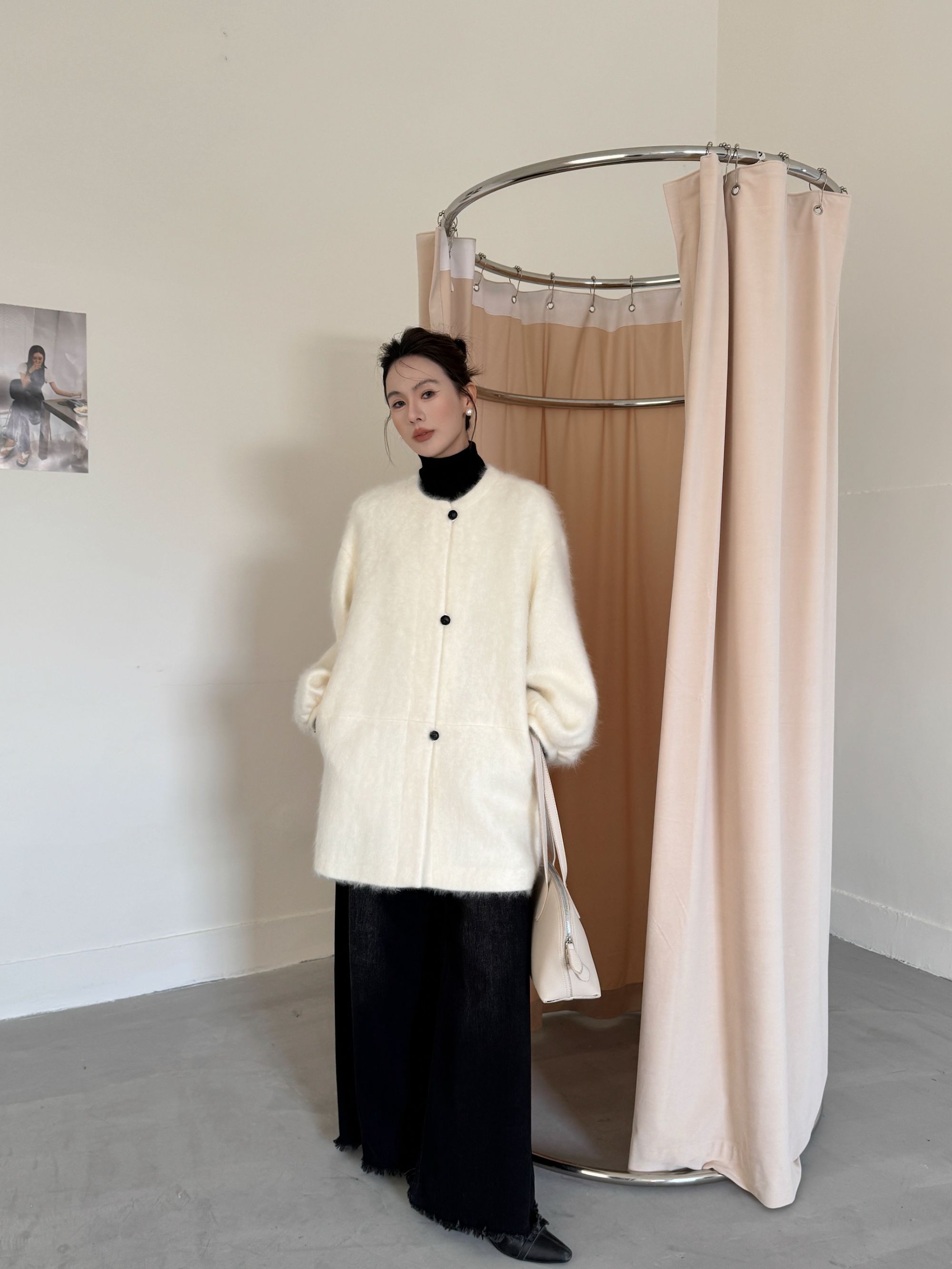 2025秋冬新款拉绒灯笼袖真皮扣毛呢大衣F-267